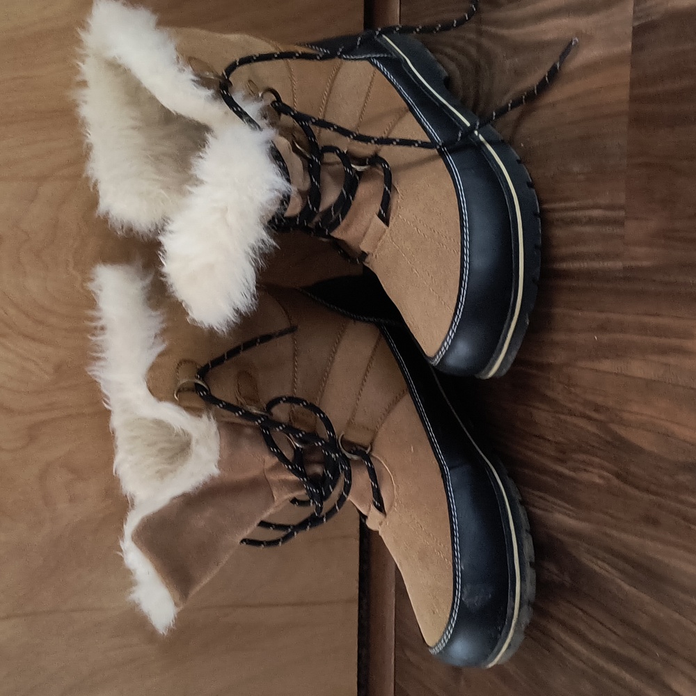 C9 by champion Women's Size 10 winter boots - Picture 2 of 4